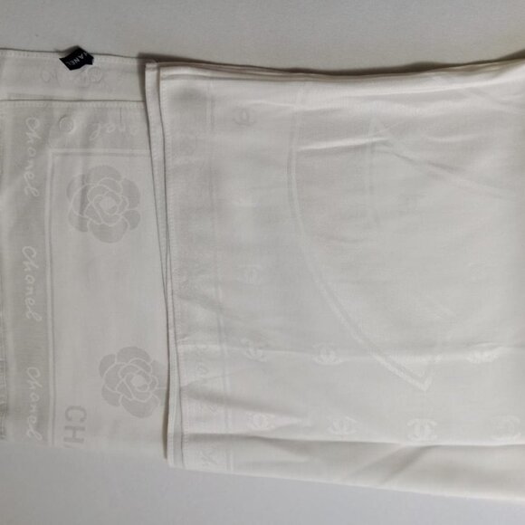 Authentic Chanel 65% Cashmere 35% Silk  Stole Wrap Scarf White Used - Picture 2 of 10